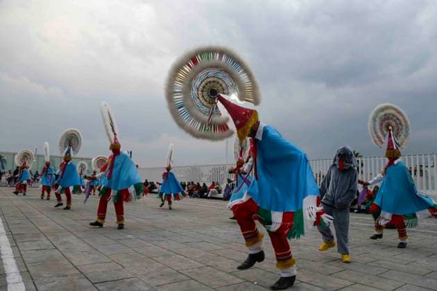 December 9, 2023, Mexico City, Mexico City, Mexico: Dancers from the mountains of Puebla, known as the dance of the Quetzals, arrive at the Basilica of Guadalupe as part of their pilgrimage and celebrations in honour of the Virgin Mary on 12 December. Mexico City Mexico - ZUMAs310 20231209_zip_s310_007 Copyright: xLuisxExSalgadox
