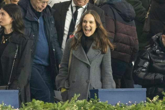 Natalie Portman besucht Fußballspiel in Paris Les cÃ lÃ britÃ s assistent au match de football PSG - Nantes (2 - 1) au Parc des Princes Ã Paris Natalie Portman - Les cÃ lÃ britÃ s assistent au match de football PSG - Nantes (2 - 1) au Parc des Princes Ã Paris, le 9 dÃ cembre 2023. Cyril Moreau Bestimage Celebrities attend the PSG - Nantes (2 - 1) football match at the Parc des Princes in Paris, December 9, 2023. Paris France  Copyright: xCYRILxMOREAUx xBESTIMAGExCYRILxMOREAUx xBESTIMAGEx