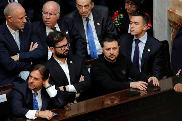 Bilder des Jahres 2023, News 12 Dezember News Themen der Woche KW49 Buenos Aires, 10 de diciembre 2023 El presidente electo Javier Milei toma el mando presidencial durante el cambio de mando en Argentina. Javier Torres Aton Chile, Buenos Aires Argentina Aton_856908 *** Buenos Aires, December 10, 2023 President-elect Javier Milei takes office during the change of office in Argentina Javier Torres Aton Chile, Buenos Aires Argentina Aton 856908  Copyright: JAVIERxTORRES ATONxCHILE