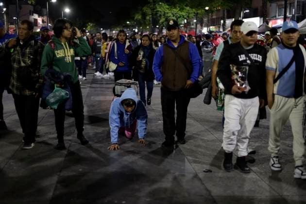 December 11, 2023, Mexico City, Mexico: Parishioners pay a gift to the Virgin of Guadalupe at the celebration of the 492nd anniversary of her appearance on Tepeyac Hill in Mexico City. on December 11, 2023 in Mexico City, Mexico Mexico City Mexico - ZUMAe321 20231211_zia_e321_204 Copyright: xLuisxBarronx