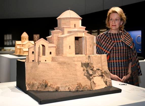 HRH Queen Mathilde Visits Georgia: a story of encounters Exhibition BRUSSELS, BELGIUM - DECEMBER 12 :Her Majesty the Queen visits the exhibition Georgia: a history of encounters at the Musée d Art et d Histoire in Brussels. This heritage exhibition is part of Europalia Georgia and highlights the country s art, culture and history. Queen Mathilde of Belgium pictured on DECEMBER 12, 2023 in Brussels, Belgium, 12 12 23 Brussels Belgium  Copyright: xPhilipxReynaersx