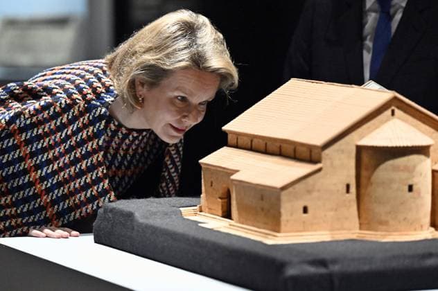 Entertainment Bilder des Tages Queen Mathilde of Belgium pictured during a royal visit to the exhibition Georgia: a story of encounters , as part of the Europalia 2023 art festival, at the Jubelpark Cinquantenaire, in Brussel, Tuesday 12 December 2023. This year s Europalia focuses on the 1900-1936 avant-garde movement in Georgia.  ERICxLALMAND 82168940