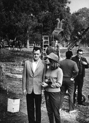 Film Send Me No Flowers Actor Tony Randall with Sylviane Fuchs at the film s set Los Angeles, CA USA  Copyright: xLeoxFuchsx 1008 {Sylviane Fuchs Tony Randall SMNF