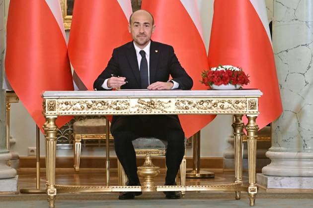 Polen, Vereidigungszeremonie der neuen Regierung in Warschau RECORD DATE NOT STATED 13.12.2023 WARSZAWA ZAPRZYSIEZENIE RZADU DONALDA TUSKA NOWY RZAD UROCZYSTOSC ZAPRZYSIEZENIA W PALACU PREZYDENCKIM N Z BORYS BUDKA FOT DAMIAN BURZYKOWSKI NEWSPIX.PL 13 12 2023 WARSAW OATH OF THE GOVERNMENT OF PRIME MINISTER DONALD TUSK NEW GOVERNMENT IN POLAND AT THE PRESIDENTIAL PALACE --- Newspix.pl  DB131223_138