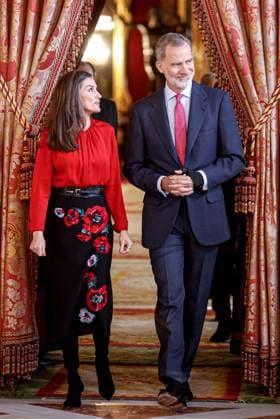 Entertainment Themen der Woche KW50 Spanisches Königspaar empfängt Mitglieder der Fundacion Princesa de Girona in Madrid Princess Of Girona Foundation Meeting - Madrid King Felipe VI and Queen Letizia of Spain attend a meeting of the Princess of Girona foundation at the Royal Palace on December 13, 2023 in Madrid, Spain. Photo by Archie Andrews ABACAPRESS.COM Madrid Spain  Copyright: xAndrewsxArchie ABACAx