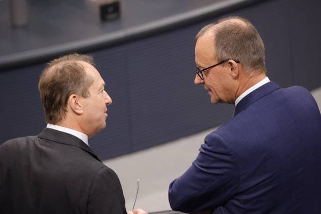 Alexander Dobrindt, CDU CSU, Unionsfraktionschef Friedrich Merz (CDU CSU), Deutschland, Berlin, Reichstag, Regierungserklärung zum Europäischen Rat durch den Bundeskanzler *** Alexander Dobrindt, CDU CSU, CDU CSU parliamentary group leader Friedrich Merz CDU CSU , Germany, Berlin, Reichstag, Government statement on the European Council by the Federal Chancellor