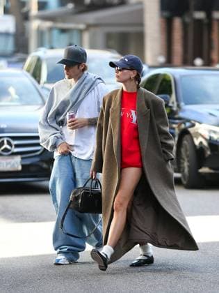 Entertainment Themen der Woche KW50 Entertainment Bilder des Tages Justin Bieber and Hailey Bieber run errands in the city. Featuring: Justin Bieber, Hailey Bieber Where: Los Angeles, California, United States When: 14 Dec 2023 Credit: BauerGriffin INSTARimages EDITORIAL USE ONLY. NOT FOR USE BY NEWSPAPERS BASED IN THE UK. Copyright: xBellocqimagesx 53305508