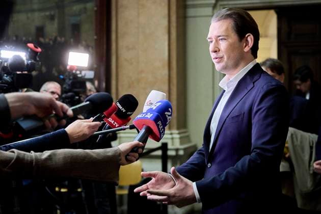 Bilder des Jahres 2023, News 12 Dezember News Themen der Woche KW50 News Bilder des Tages Â - Wien 15.12.2023 - Fortsetzung Prozess gegen Ex-Bundeskanzler Kurz - Heute wurde im Grosser Schwurgerichtssaal im Landesgericht Wien der Prozess gegen dem ehemaligen österreichischen Bundeskanzler und Parteichef der ÖVP wegen möglicher Falschaussage als Auskunftsperson im Ibiza-Untesuchungsausschuss fortgesetzt. Zum zweiten Mal trat heute der ehemalige Generalsekretär im Finanzministerium und Ex-ÖBAG-Chef am Wiener Landesgericht in den Zeugenstand. PHOTO: Ex-Bundeskanzler Sebastian Kurz im Straflandesgericht Wien. Vienna (AUSTRIA) - Continuation of the trial against ex-Chancellor Kurz - Today the trial against the former Austrian Chancellor and OeVP party leader for possible false statements as a person providing information 