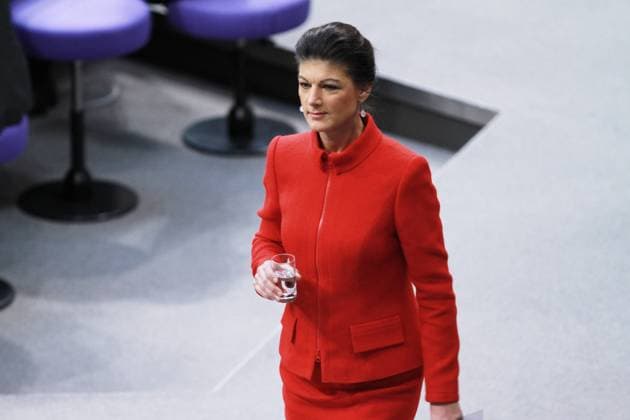 Berlin, Deutschland, 15.12.2023: Sitzungswoche im Deutschen Bundestag, 145. Sitzung: Sahra Wagenknecht nach ihrer Rede *** Berlin, Germany, 15 12 2023 Sitting of the German Bundestag, 145th session Sahra Wagenknecht after her speech Copyright: xdtsxNachrichtenagenturx dts_28188