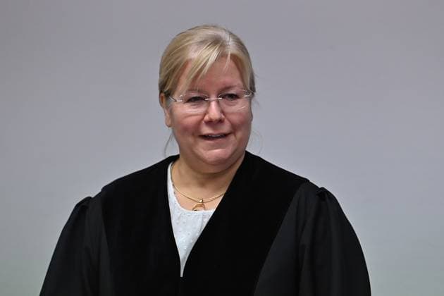 Richterin Dr. Andrea WAGNER, Einzelbild,angeschnittenes Einzelmotiv,Portraet,Portrait,Porträt. Strafverfahren gegen Andrea Tandler und Darius NODJOUMI wegen des Verdachts der Steuerhinterziehung und des Subventionsbetrugs (MASKEÂÄÂœ) vor dem Oberlandesgericht Muenchen OLG II am 15.12..2023. *** Judge Dr Andrea WAGNER, single image,cropped single motif,portrait,portrait,portrait Criminal proceedings against Andrea Tandler and Darius NODJOUMI on suspicion of tax evasion and subsidy fraud MASKEÂÄÂœ before the Higher Regional Court of Munich OLG II on 15 12 2023