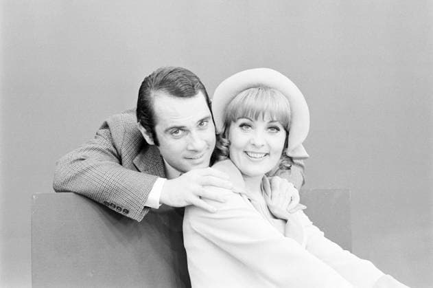 AL JOLSON Archives - No Web - En France, à Paris, Jenny ASTRUC et Guy MARCHAND sur le plateau de l émission consacrée à Al Jolson . Le 21 avril 1971 Jean-Claude Colin via Bestimage ! only BELGIUM ! Paris France  Copyright: x00576349x
