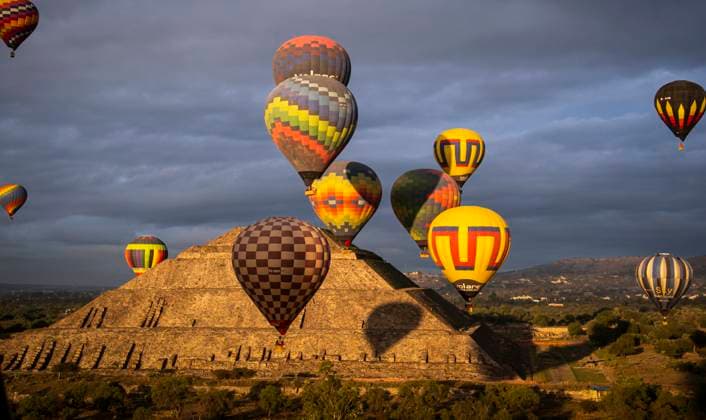 December 16, 2023, Teotihuacan, Mexico: The largest balloon on the entire continent was launched at dawn at the emblematic Archaeological center of the Pyramids of Teotihuacan during one of the largest hot air balloons on the continent. Mexico City Mexico - ZUMAn296 20231216_zip_n296_001 Copyright: xJorgexNunezx