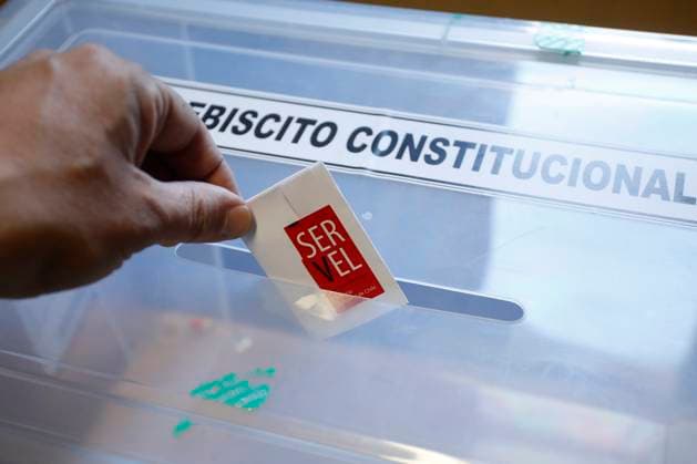 News Themen der Woche KW50 News Bilder des Tages Villa Alemana, 17 de diciembre de 2023 Votaciones para el Plebiscito Constitucional en el Colegio Nacional Sebastian Cisternas Aton Chile, Vina del Mar Chile Aton_858638 *** Villa Alemana, December 17, 2023 Voting for the Constitutional Plebiscite at the National School Sebastian Cisternas Aton Chile, Vina del Mar Chile Aton 858638  Copyright: SEBASTIANxCISTERNAS ATONxCHILE