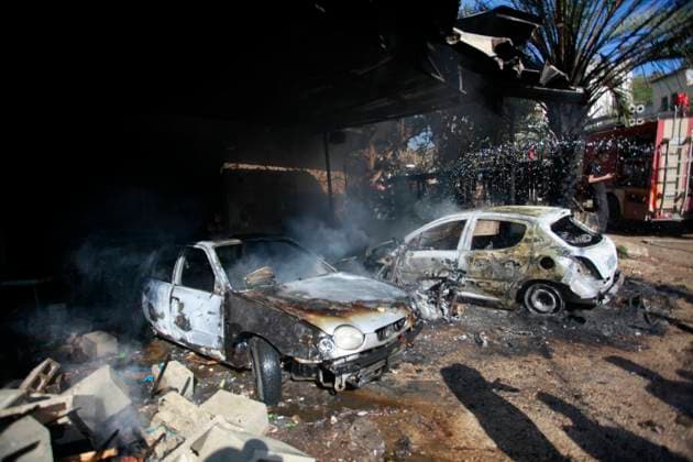 Bilder des Jahres 2023, News 12 Dezember News Themen der Woche KW51 News Bilder des Tages Firefighters douse a car after an Israeli raid in al-Faraa camp for Palestinian refugees near Tubas Firefighters douse a car after an Israeli raid in al-Faraa camp for Palestinian refugees near Tubas in the occupied West Bank on December 18, 2023. Four Palestinians, including two teenagers, were killed on December 18, 2023 in an Israeli raid on a refugee camp in the northern occupied West Bank, the Palestinian Health Ministry reported. Photo by Mohammed Nasser apaimages Tubas West Bank Palestinian Territory 181223_Tubas_MN_00(14) Copyright: xapaimagesxMohammedxNasserx xapaimagesx