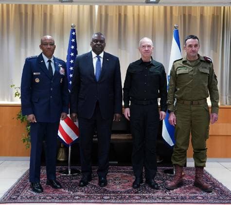 News Themen der Woche KW51 December 18, 2023, Tel Aviv, Israel: Israeli Minister of Defense YOAV GALLANT meets U.S. Secretary of Defense LLOYD AUSTIN in his office at the MoD Headquarters in Tel Aviv. Also participating in the meeting were the U.S. Chairman of the Joint Chiefs of Staff, Gen. CHARLES BROWN and IDF Chief-of-Staff HERZI HALEVI. Tel Aviv Israel - ZUMAi99_ 20231218_zip_i99_002 Copyright: xArielxHermoni IsraelxModx