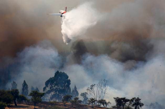 Bilder des Jahres 2023, News 12 Dezember News Themen der Woche KW51 News Bilder des Tages Ninhue norte, 11 de Febrero 2023. Erickson Aero Tamker combate Incendio forestal en Ninhue norte. Evacuan personas de Ninhue Marcelo Hernandez Aton Chile., Ninhue Chile Aton_859618 *** Ninhue north, February 11, 2023 Erickson Aero Tamker fights forest fire in Ninhue north Evacuating people from Ninhue Marcelo Hernandez Aton Chile , Ninhue Chile Aton 859618  Copyright: MARCELOxHERNANDEZ ATONxCHILE