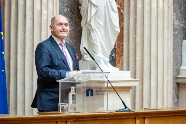 Vienna, Austria 18 December 2023 1 National Council President Wolfgang Sobotka speaks at the Christmas concert in the historic chamber of the Federal Assembly to mark the focus on volunteering