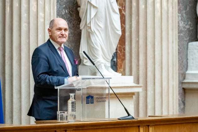 Vienna, Austria 18 December 2023 1 National Council President Wolfgang Sobotka speaks at the Christmas concert in the historic chamber of the Federal Assembly to mark the focus on volunteering