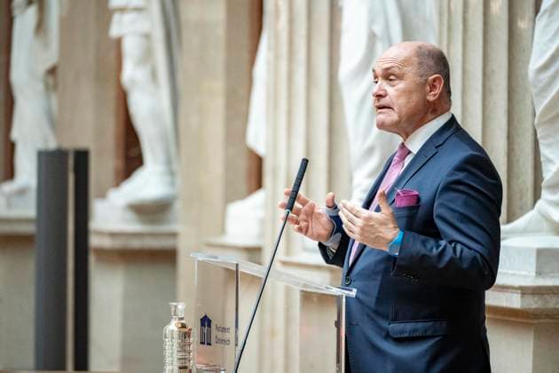 Vienna, Austria 18 December 2023 1 National Council President Wolfgang Sobotka speaks at the Christmas concert in the historic chamber of the Federal Assembly to mark the focus on volunteering