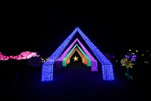 Brilla Fest, A Christmas in the Forest December 18, 2023, Mexico City, Mexico: Tourists take advantage of the Christmas holidays to enjoy the Christmas village in the largest Christmas theme park in Latin America Brilla Fest, A Christmas in the Forest , it has giant illuminated figures and themed areas and a special Winter Lantern theme park elaborated by Chinese artisans. on December 18, 2023 in Mexico City, Mexico (Photo by Carlos Tischler Eyepix Group) Copyright: xCarlosxTischler xEyepixxGroupx CT_18122023_107566