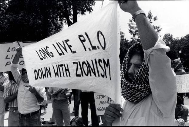 December 20, 1982, Boston, Massachusetts, U.S: Palestinians and Friends on Boston Common Proest Israeli Invasion of Lebanon in 1982. Boston U.S. - ZUMAm159 19821220_aap_m159_001 Copyright: xKennethxMartinx
