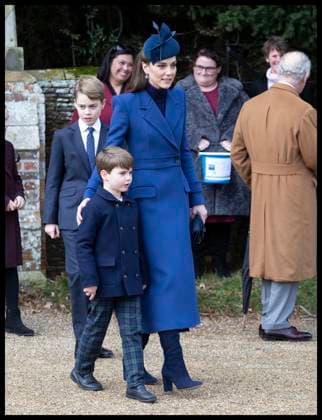 . 25 12 2023. Sandringham , United Kingdom. Kate Middleton, the Princess of Wales ,with her children Prince George and Prince Louis leaving the Christmas Day church service in Sandringham, United Kingdom. Picture by Stephen Lock i-Images  xStephenxLockx xi-Imagesx IIM-24899-0032
