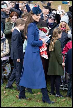 . 25 12 2023. Sandringham , United Kingdom. Kate Middleton, the Princess of Wales, leaving the Christmas Day church service in Sandringham, United Kingdom. Picture by Stephen Lock i-Images  xStephenxLockx xi-Imagesx IIM-24899-0047