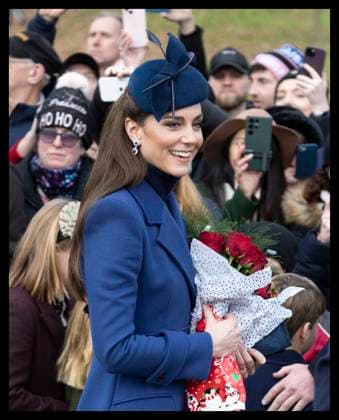 . 25 12 2023. Sandringham , United Kingdom. Kate Middleton, the Princess of Wales, leaving the Christmas Day church service in Sandringham, United Kingdom. Picture by Stephen Lock i-Images  xStephenxLockx xi-Imagesx IIM-24899-0048