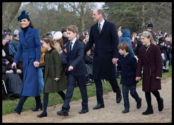 . 25 12 2023. Sandringham , United Kingdom. Prince William, Kate Middleton, the Prince and Princess of Wales, and their children Prince George, Princess Charlotte and Prince Louis along with Mia Tindall arriving at the Christmas Day church service in Sandringham, United Kingdom. Picture by Stephen Lock i-Images  xStephenxLockx xi-Imagesx IIM-24899-0061