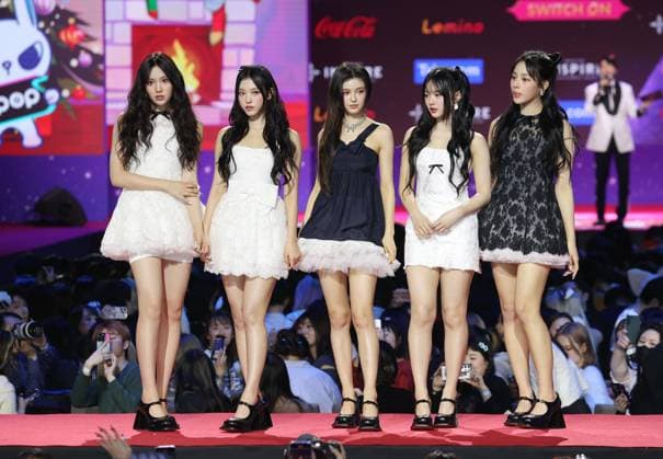 S. Korean girl group NewJeans S. Korean girl group NewJeans South Korean girl group NewJeans poses for a photo during the 2023 SBS Music Awards in Incheon, west of Seoul, on Dec. 25, 2023. (Yonhap) 2023-12-26 11:58:02 < 1980-2023 YONHAPNEWS AGENCY. .> ÀÎo±¤¿ª½Ã EDITORIAL USE ONLY  Copyright: xx PYH2023122605980034400 YonhapxNewsx yonphotos226588