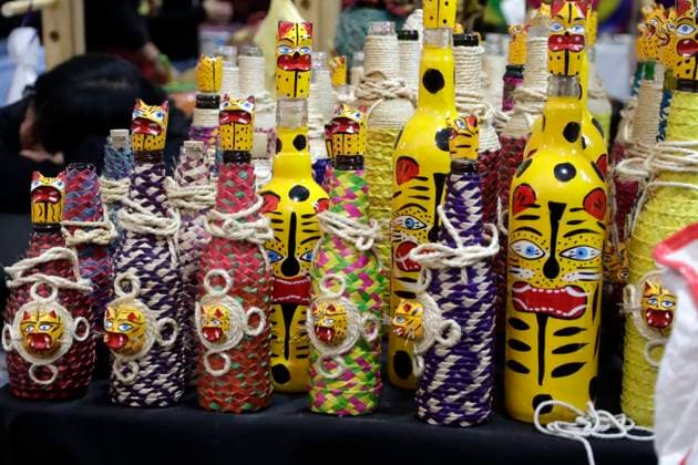 Crafts and gastronomy from the state of Guerrero are sold in the Zocalo of Mexico City December 28, 2023, Mexico City, Mexico: Artisans from the state of Guerrero sell their products such as handicrafts, mezcals, traditional costumes and various products at the Zocalo Christmas festival in Mexico City. on December 28, 2023 in Mexico City, Mexico (Photo by Luis Barron Eyepix Group). Copyright: xLuisxBarronx xEyepixxGroupx LB-20231228-0