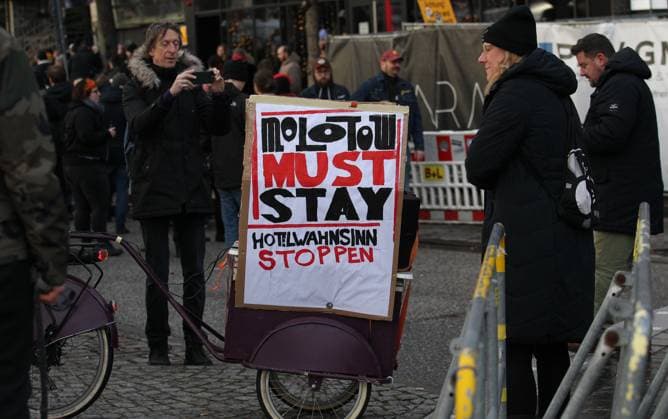 Demonstration for the preservation of the Molotow music club at Nobistor 14 on the Reeperbahn Thousands of people protested on Saturday afternoon against the impending closure of the cult club The operator was given notice because a hotel belonging to the Me and All Hotel of the Lindner Group is to be built on the site of the music club St Pauli Hamburg