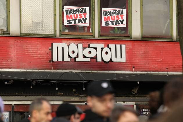 Demonstration for the preservation of the Molotow music club at Nobistor 14 on the Reeperbahn Thousands of people protested on Saturday afternoon against the impending closure of the cult club The operator was given notice because a hotel belonging to the Me and All Hotel of the Lindner Group is to be built on the site of the music club St Pauli Hamburg
