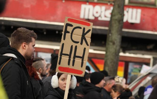 Demonstration for the preservation of the Molotow music club at Nobistor 14 on the Reeperbahn Thousands of people protested on Saturday afternoon against the impending closure of the cult club The operator was given notice because a hotel belonging to the Me and All Hotel of the Lindner Group is to be built on the site of the music club St Pauli Hamburg