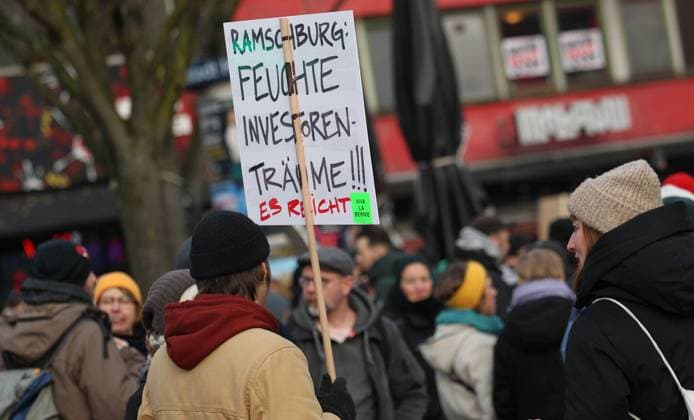 Demonstration for the preservation of the Molotow music club at Nobistor 14 on the Reeperbahn Thousands of people protested on Saturday afternoon against the impending closure of the cult club The operator was given notice because a hotel belonging to the Me and All Hotel of the Lindner Group is to be built on the site of the music club St Pauli Hamburg