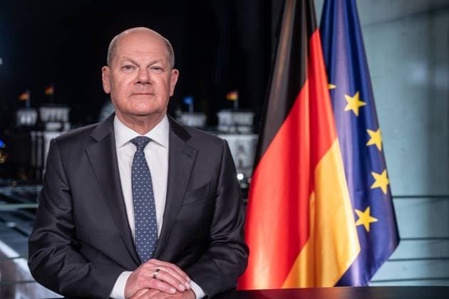 News Themen der Woche KW52 News Bilder des Tages Neujahrsansprache 2024 von Bundeskanzler Olaf Scholz im Bundeskanzleramt TV-Aufzeichnung vom 29.12.2023 Sperrfrist für redaktionelle Verwendung = 31.12.2023, 00:00 Uhr;Neujahrsansprache 2024 von Bundeskanzler Olaf Scholz im Bundeskanzleramt TV-Aufzeichnung vom 29.12.2023 Sperrfrist für redaktionelle Verwendung = 31.12.2023, 00:00 Uhr, Berlin Berlin Deutschland Bundeskanzleramt *** New Years address 2024 by Federal Chancellor Olaf Scholz in the Federal Chancellery TV recording from 29 12 2023 embargo period for editorial use 31 12 2023, 00 00 hrs New Years address 2024 by Federal Chancellor Olaf Scholz in the Federal Chancellery TV recording from 29 12 2023 embargo period for editorial use 31 12 2023, 00 00 hrs, Berlin Berl