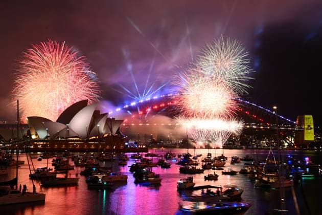 Bilder des Jahres 2023, News 12 Dezember News Themen der Woche KW52 News Bilder des Tages SYDNEY NYE FIREWORKS 2023, The 9pm fireworks are seen during New Year?s Eve celebrations in Sydney, Sunday, December 31, 2023. ( NO ARCHIVING, EDITORIAL USE ONLY, NO USE IN BOOKS WITHOUT CONSENT SYDNEY NEW SOUTH WALES AUSTRALIA  Copyright: xDANxHIMBRECHTSx 20231231001883595751