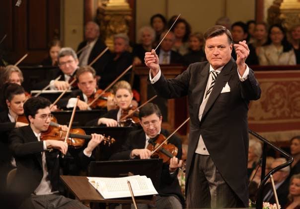 Entertainment Themen der Woche KW01 Entertainment Bilder des Tages (240101) -- VIENNA, Jan. 1, 2024 -- The Vienna Philharmonic Orchestra under the baton of conductor Christian Thielemann perform during the 2024 Vienna Philharmonic New Year s Concert in Vienna, Austria, Jan. 1, 2024. ( The Vienna Philharmonic Orchestra Handout via Xinhua) AUSTRIA-VIENNA-NEW YEAR-CONCERT DieterxNagl 