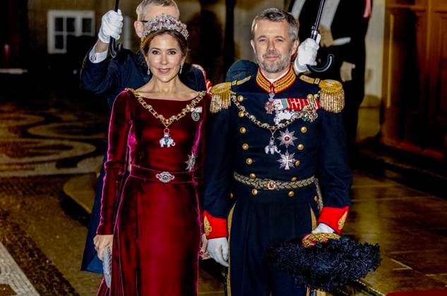 01-01-2024 Amalienborg Princess Mary and Prince Frederik arrive for the New Years reception at Amalienborg in Copenhagen, Denmark. Â  Copyright: xPPEx