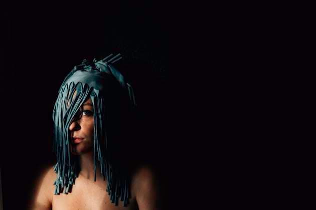Creative Highlights Symbolbilder Weird Blue Hair Lady face Milwaukee, Wisconsin, United States R_AZBI220202-914400-01 ,model released, Symbolfoto
