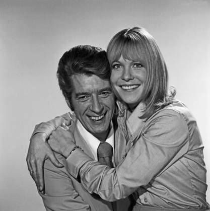 Crazy - total verrückt Crazy - total verrückt, aka Rudi lass das Mausen sein, Spielfilm, Deutschland 1973, Regie: Franz Josef Gottlieb, Promotionsfoto rund um den Film mit den Darstellern Rudi Carrell und Monika Lundi, Bayern Copyright: Kindermann Nur redaktionelle Nutzung. Editorial usage only. KIN_7401007055 EDITORIAL USE ONLY