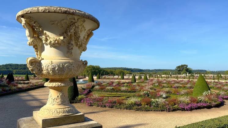 The beautiful gardens at Versailles Castle in Paris The beautiful gardens at Versailles Castle in Paris - travel photography Copyright: xZoonar.com ÊrikxLattweinx 20759495