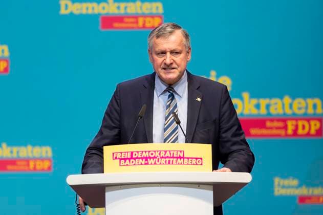 Hans-Ulrich Rülke beim 125. Ordentlichen Landesparteitag der FDP Baden-Württemberg in der Schwabenlandhalle Fellbach. Fellbach, 05.01.2024 *** Hans Ulrich Rülke at the 125th Ordinary State Party Conference of the FDP Baden Württemberg in the Schwabenlandhalle Fellbach Fellbach, 05 01 2024 Foto:xJ.xMWx xFuturexImagex fdp_parteitag_1627
