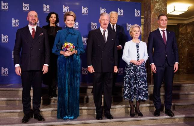 News Themen der Woche KW01 News Bilder des Tages European Council President Charles Michel, Foreign minister Hadja Lahbib, Queen Mathilde of Belgium, King Philippe - Filip of Belgium, EU Commissioner for Justice Didier Reynders, European Commission president Ursula Von der Leyen and Prime Minister Alexander De Croo pose at the opening event of the Belgian Presidency of the Council of the European Union in honor of the King and Queen, in Bozar, Friday 05 January 2024. Organized by the Chancellery of the Prime Minister in collaboration with the Communities and Regions, the concert will be conducted by composer and pianist J. Neve who will be joined by an orchestra of musicians from all over the country. The evening is structured around a musical work by Neve, a tribute to the work of a numb  BENOITxDOPPAGNE 83551932