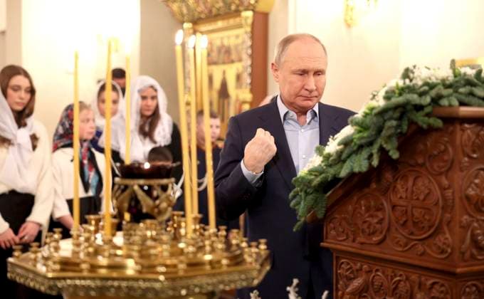 News Themen der Woche KW01 January 7, 2024, Novo-Ogaryovo, Moscow Oblast, Russia: Russian President Vladimir Putin attends an Orthodox Christmas service at the Church of the Icon of Savior Not Made by Hands at the official presidential residence of Novo-Ogaryovo, January 7, 2024 in Novo-Ogaryovo, Moscow Oblast, Russia. Putin hosted families of soldiers killed in the Ukraine war for the celebration. Novo-Ogaryovo Russia - ZUMAp138 20240107_zaa_p138_008 Copyright: xGavriilxGrigorov KremlinxPoolx
