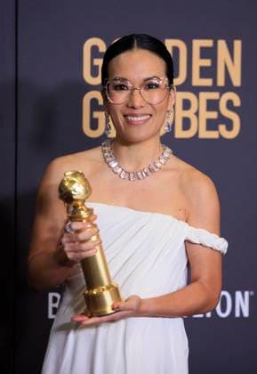 January 7, 2024, Beverly Hills, California, USA: Ali Wong in the press room of the 81st Annual Golden Globe Awards on Sunday January 7, 2024 at the The Beverly Hilton Hotel in Beverly Hills, California. ARIANA RUIZ PI Beverly Hills USA - ZUMAp124 20240107_zaa_p124_007 Copyright: xArianaxRuizx