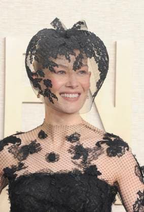 RECORD DATE NOT STATED Rosamund Pike at arrivals, 81st Annual Golden Globe Awards, Beverly Hilton Hotel, Beverly Hills, CA, United States, January 7, 2024. (Photo by: Elizabeth Goodenough Everett Collection) PUBLICATIONXNOTxINxCANxCHNxFRAxITAxJPNxNORxPOLxRUSxESPxUKxUSA