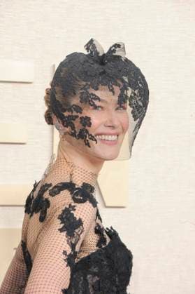 RECORD DATE NOT STATED Rosamund Pike at arrivals, 81st Annual Golden Globe Awards, Beverly Hilton Hotel, Beverly Hills, CA, United States, January 7, 2024. (Photo by: Elizabeth Goodenough Everett Collection) PUBLICATIONXNOTxINxCANxCHNxFRAxITAxJPNxNORxPOLxRUSxESPxUKxUSA