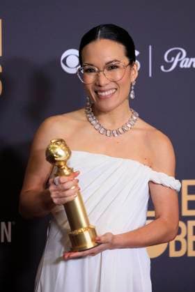 January 7, 2024, Beverly Hills, California, USA: Ali Wong in the press room of the 81st Annual Golden Globe Awards on Sunday January 7, 2024 at the The Beverly Hilton Hotel in Beverly Hills, California. ARIANA RUIZ PI Beverly Hills USA - ZUMAp124 20240107_zaa_p124_014 Copyright: xArianaxRuizx