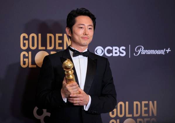 January 7, 2024, Beverly Hills, California, USA: Steven Yeun in the press room of the 81st Annual Golden Globe Awards on Sunday January 7, 2024 at the The Beverly Hilton Hotel in Beverly Hills, California. ARIANA RUIZ PI Beverly Hills USA - ZUMAp124 20240107_zaa_p124_015 Copyright: xArianaxRuizx